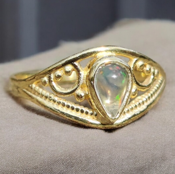 Sterling Ethiopian opal ring - Picture 2 of 8